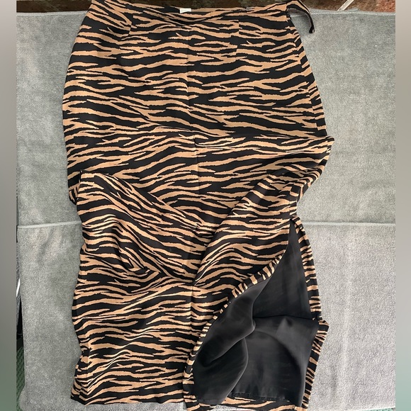 Dresses & Skirts - Josephine Chaus Full Length Slit Skirt. Size 6. *Excellent Condition*